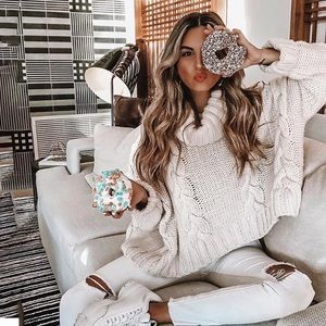 ❄️Cozy White Crop Knitted Sweater